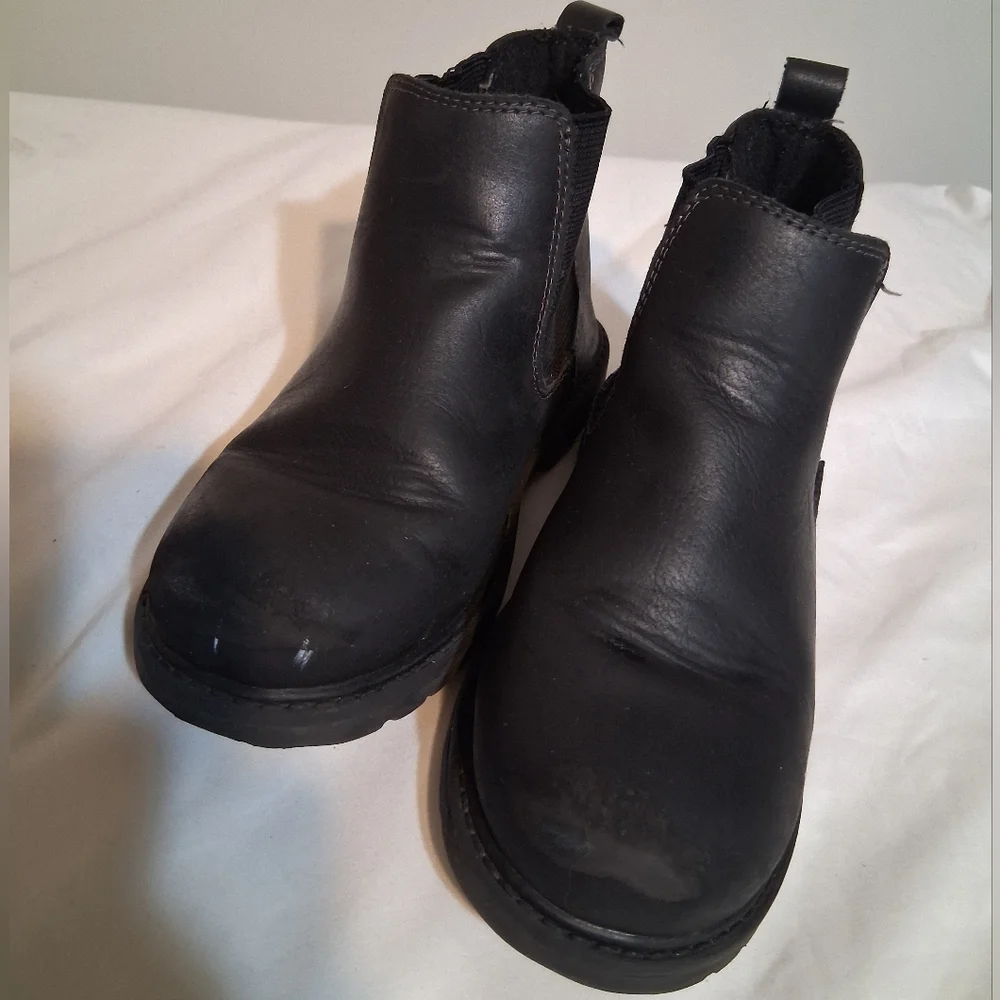 Levi's Kids Black Chelsea Boots Slip On Ankle Booties Size 12 Outdoor Play Activ